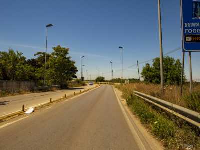 ...proseguiamo per 400 metri fino all�incrocio con strada Caratore del Carmine